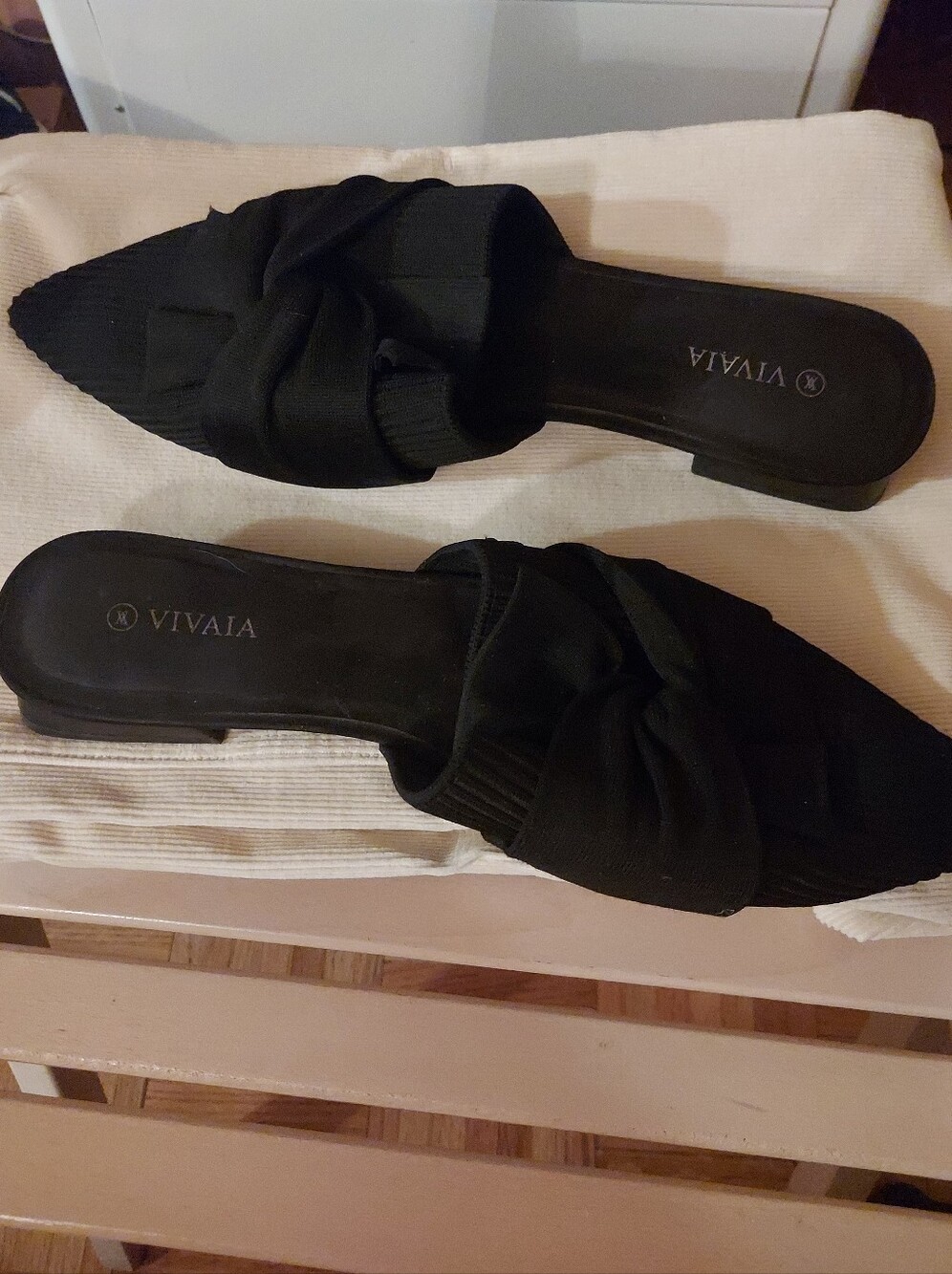 Vivaia Shoes Women's 41 US 9.5/10 Yaffa Pro Pointed-Toe Knot Mules Comfort